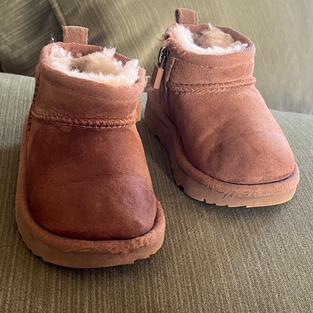 UGG Tan side zip Kids Boots